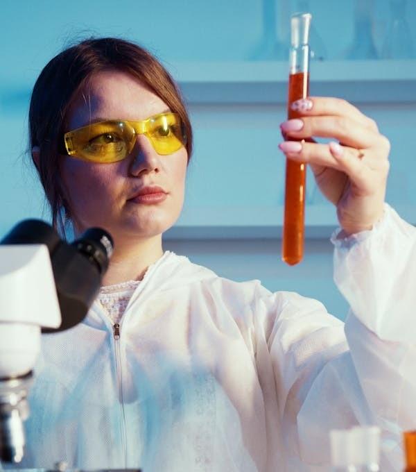https://www.slaviapharm.ro/wp-content/uploads/2025/03/chemestry-laboratory.jpg